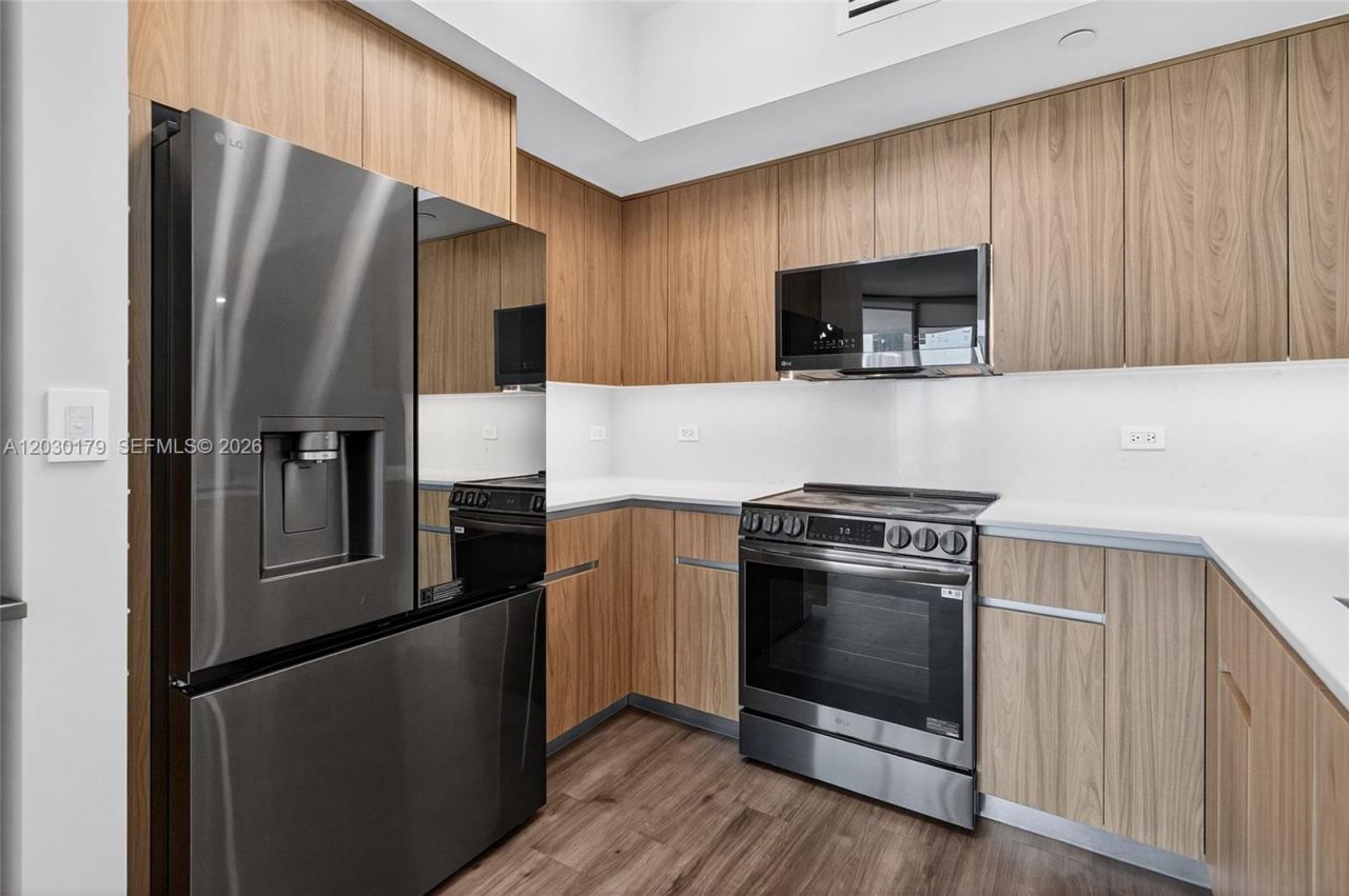 350 S Miami Ave , Unit 1705, Miami, FL 33130 Photo