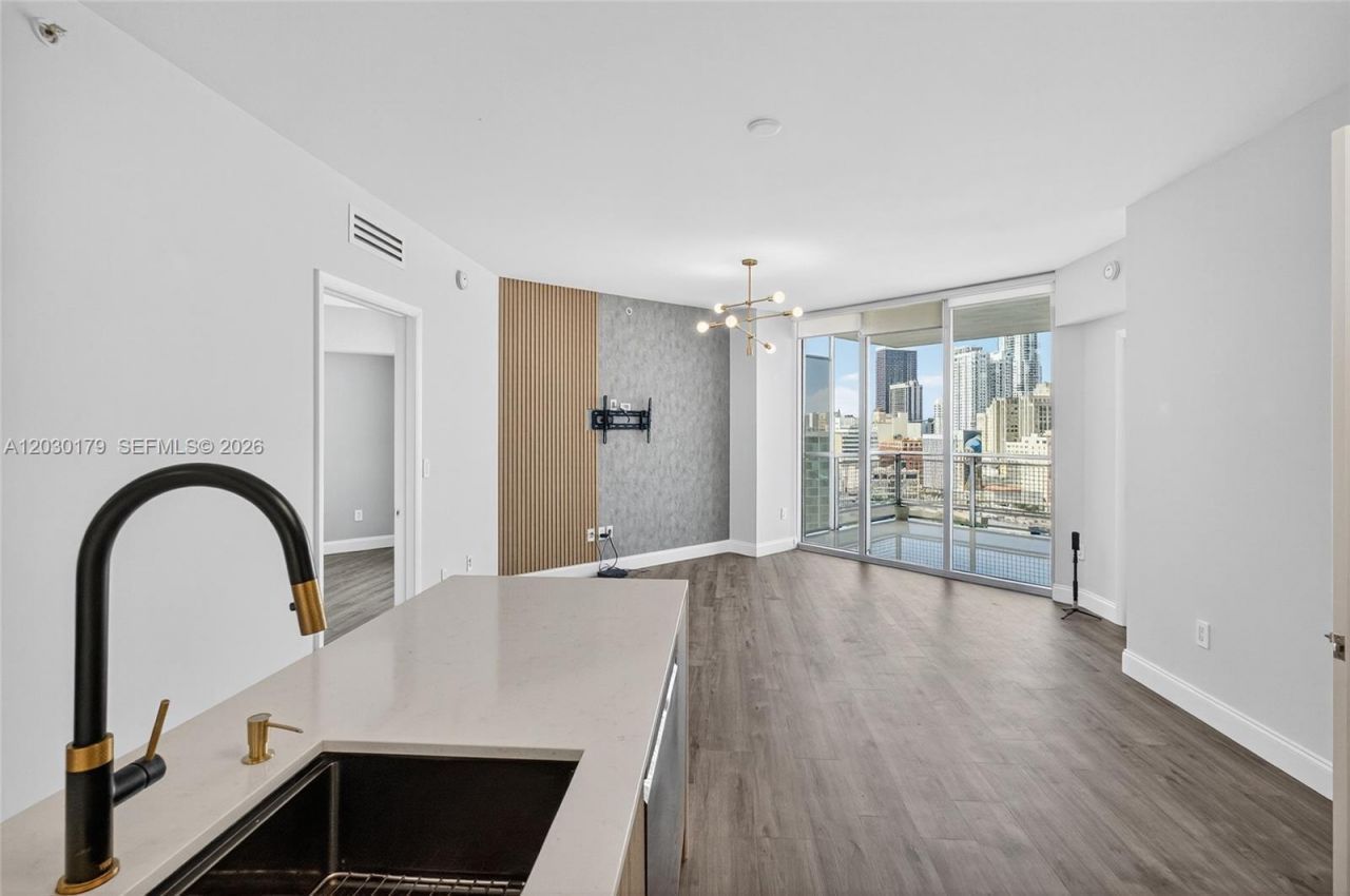 350 S Miami Ave , Unit 1705, Miami, FL 33130 Photo
