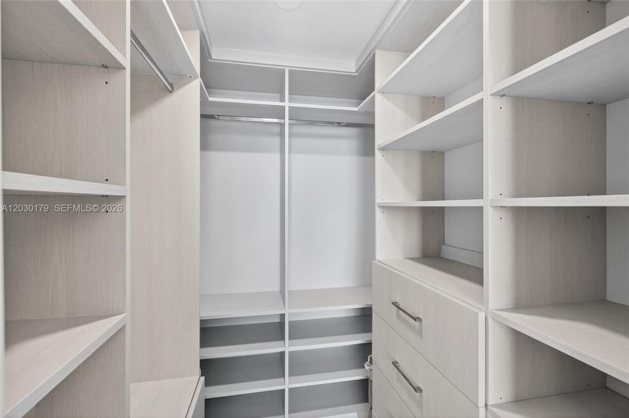 350 S Miami Ave , Unit 1705, Miami, FL 33130 Photo