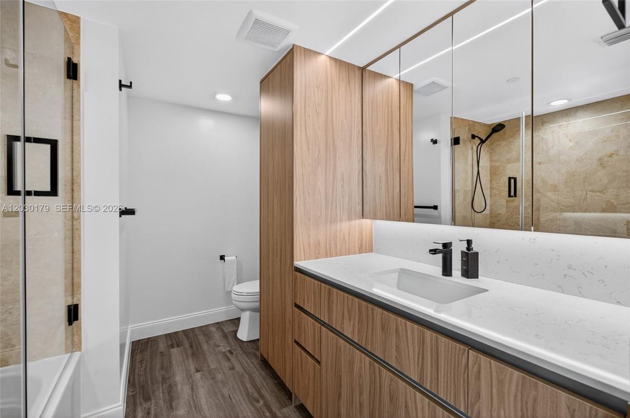 350 S Miami Ave , Unit 1705, Miami, FL 33130 Photo