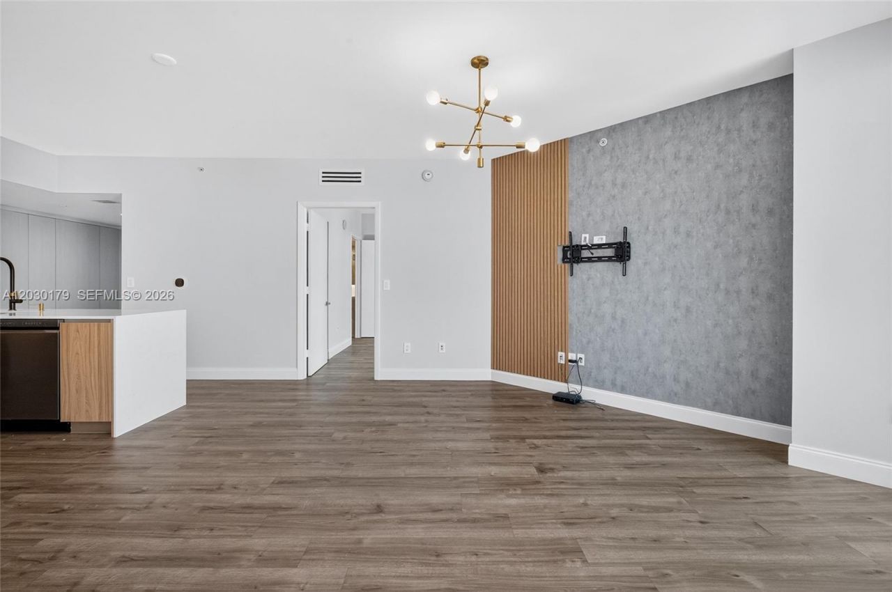 350 S Miami Ave , Unit 1705, Miami, FL 33130 Photo