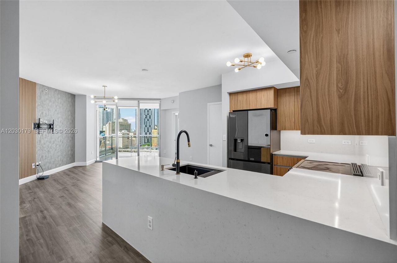 350 S Miami Ave , Unit 1705, Miami, FL 33130 Photo