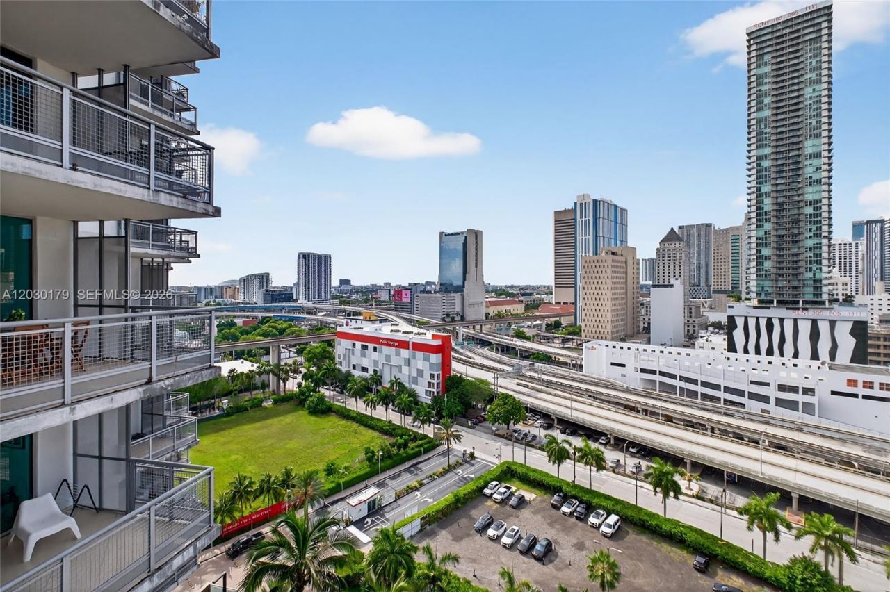 350 S Miami Ave , Unit 1705, Miami, FL 33130 Photo