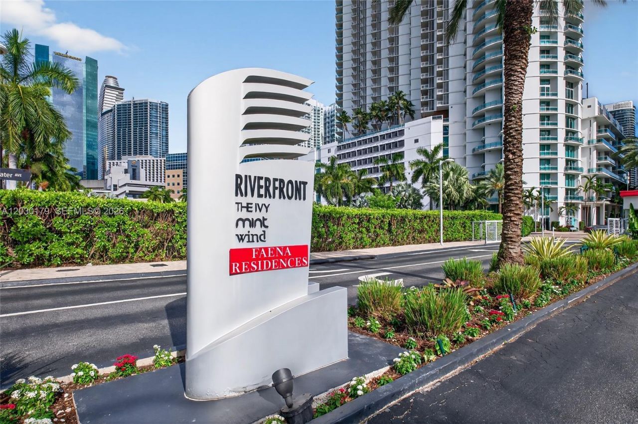 350 S Miami Ave , Unit 1705, Miami, FL 33130 Photo