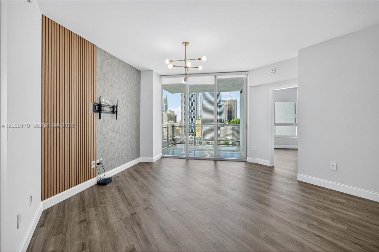 350 S Miami Ave , Unit 1705, Miami, FL 33130 Photo