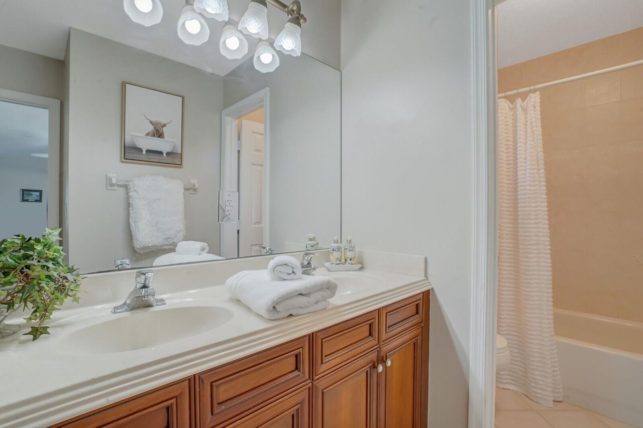 2176 Bellcrest Circle , Royal Palm Beach, FL 33411 Photo
