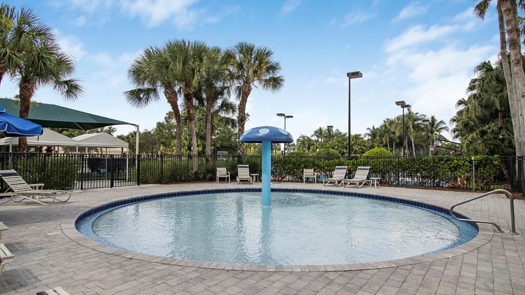 2176 Bellcrest Circle , Royal Palm Beach, FL 33411 Photo