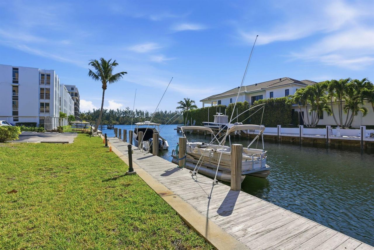 750 NE Spanish River Boulevard , Unit 201, Boca Raton, FL 33431 Photo