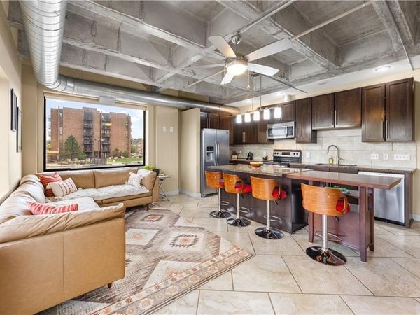 2940 Baltimore Avenue, Unit 1201, Kansas City, MO 64108