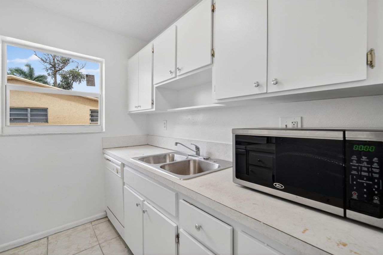 461 Sunshine Drive , Unit 1-6, Coconut Creek, FL 33066 Photo