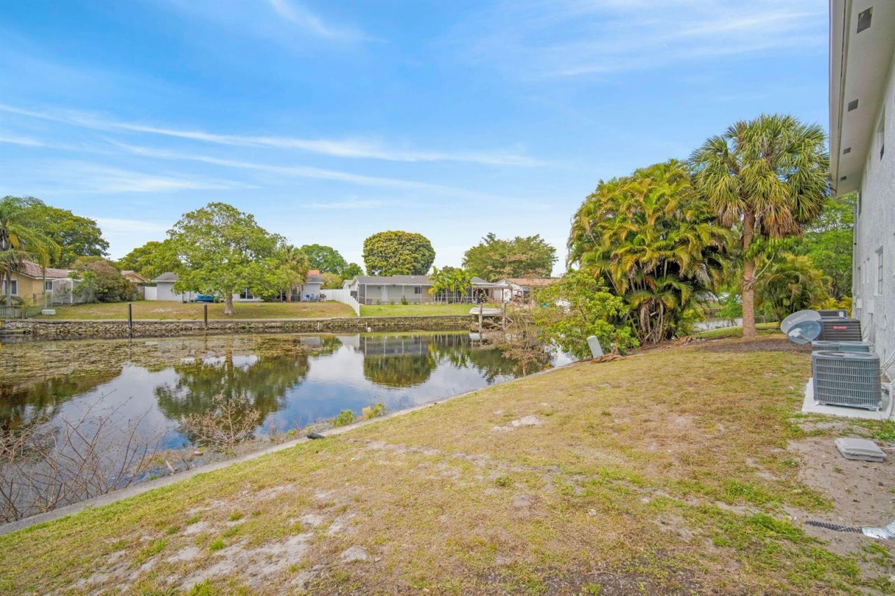 461 Sunshine Drive , Unit 1-6, Coconut Creek, FL 33066 Photo