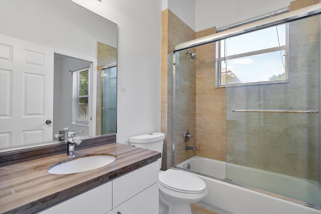 2013 Harbor View Circle , Weston, FL 33327 Photo