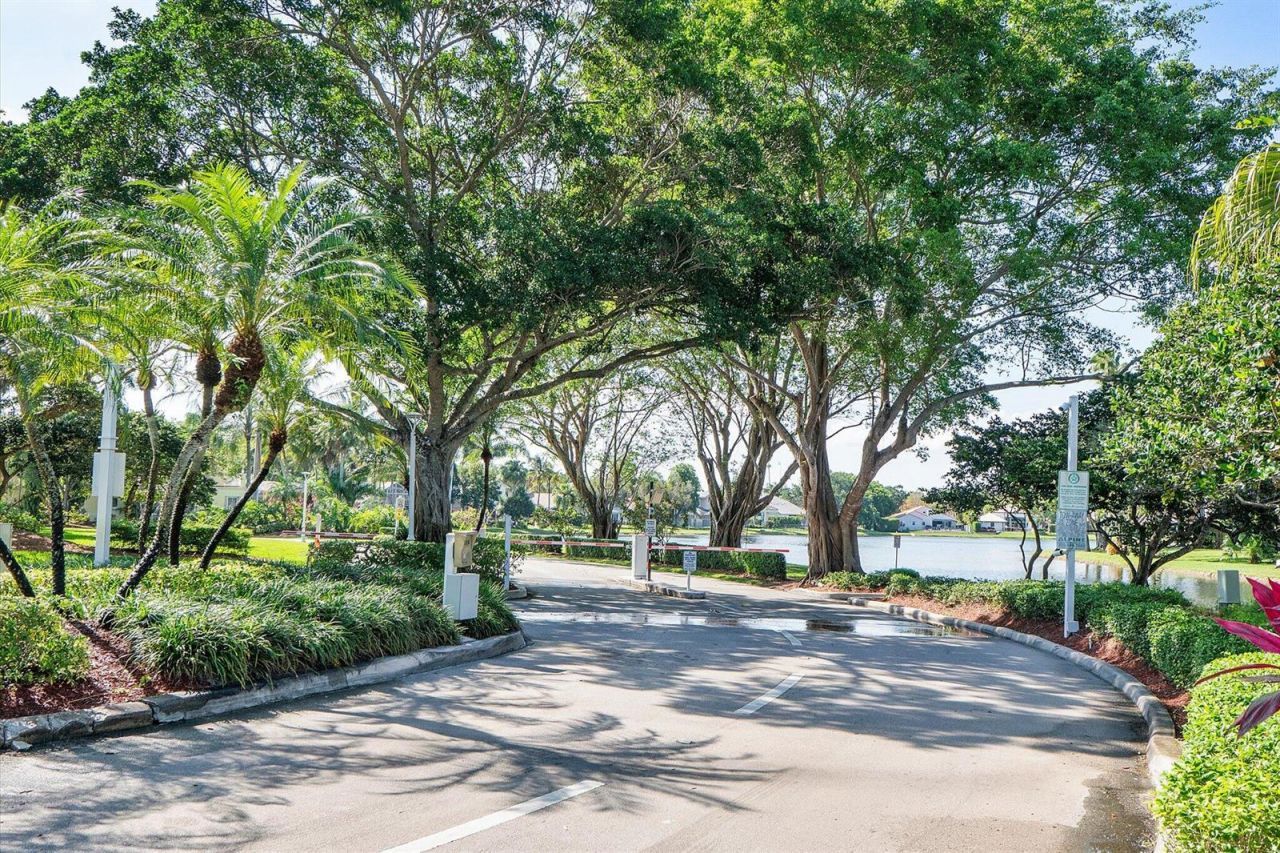 2013 Harbor View Circle , Weston, FL 33327 Photo