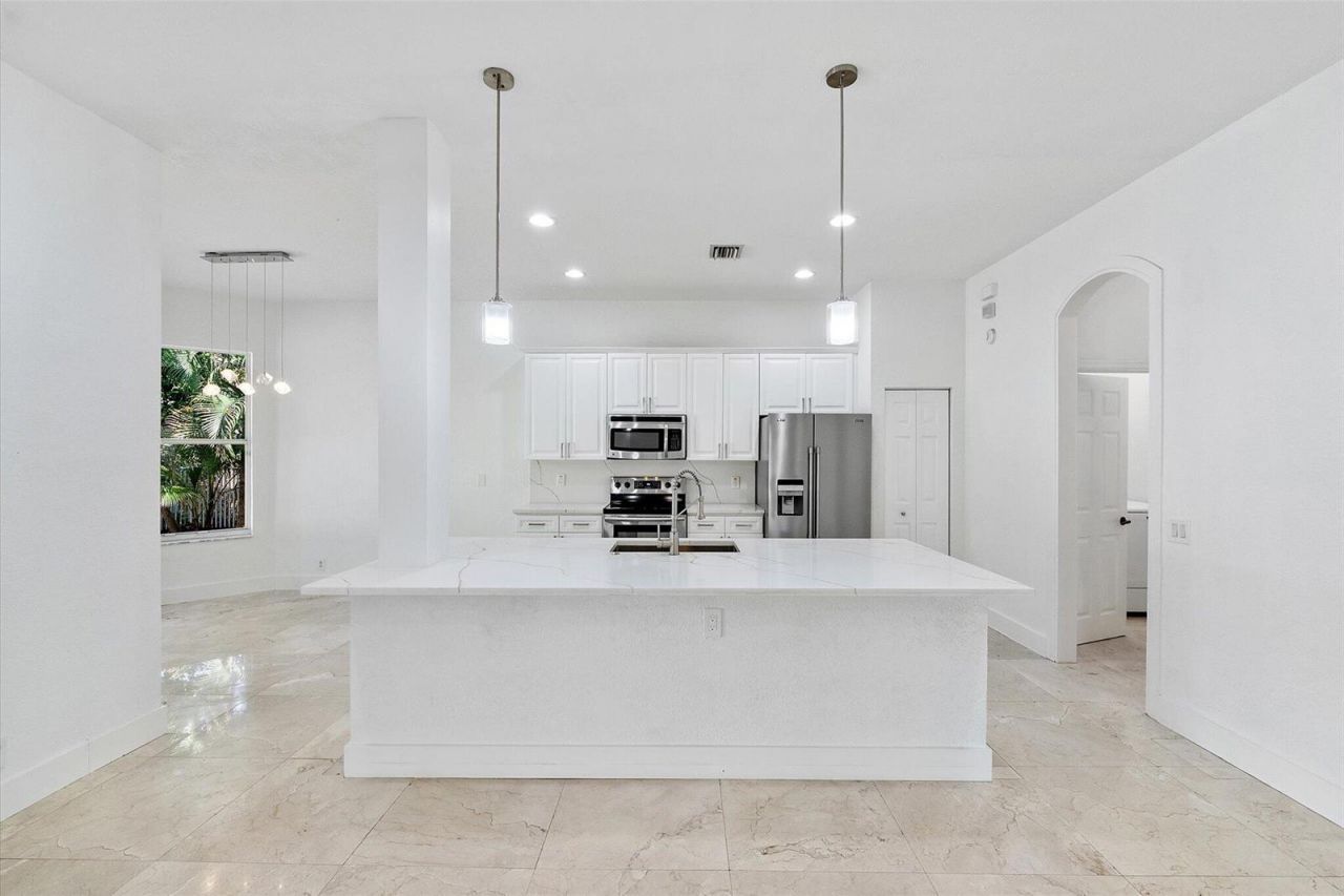 2013 Harbor View Circle , Weston, FL 33327 Photo