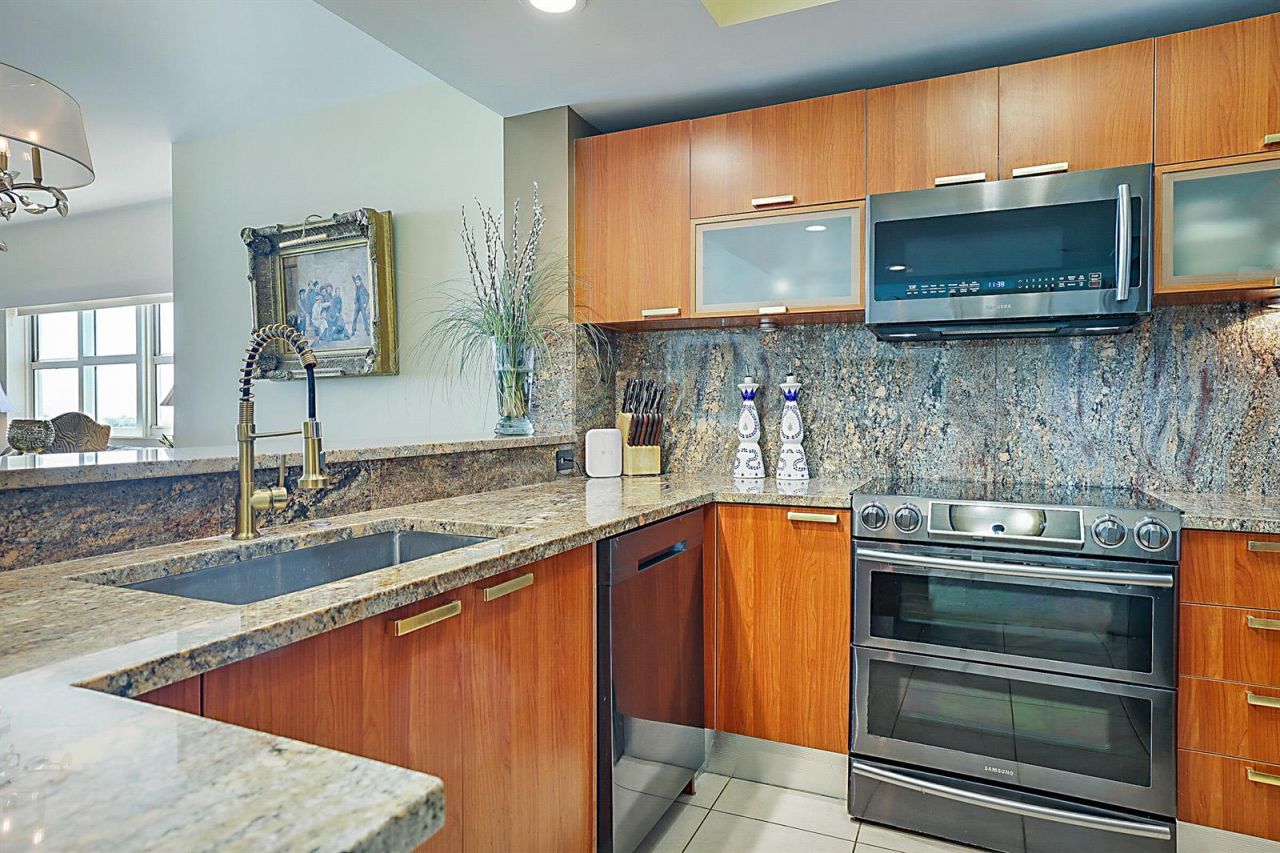 2640 Lake Shore Drive , Unit 1416, Riviera Beach, FL 33404 Photo