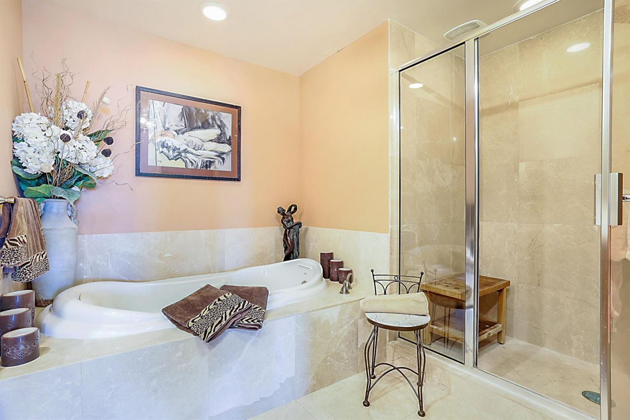 2640 Lake Shore Drive , Unit 1416, Riviera Beach, FL 33404 Photo