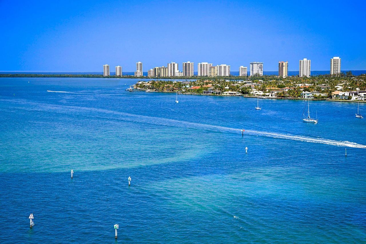 2640 Lake Shore Drive , Unit 1416, Riviera Beach, FL 33404 Photo