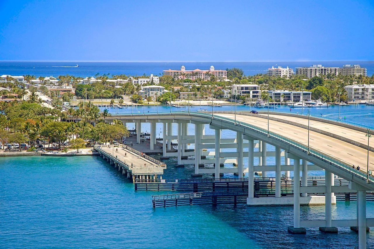 2640 Lake Shore Drive , Unit 1416, Riviera Beach, FL 33404 Photo