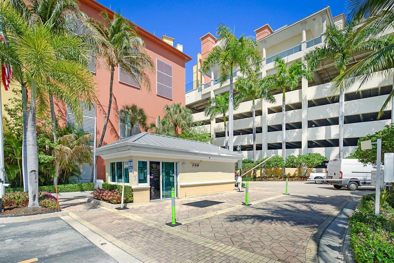 2640 Lake Shore Drive , Unit 1416, Riviera Beach, FL 33404 Photo