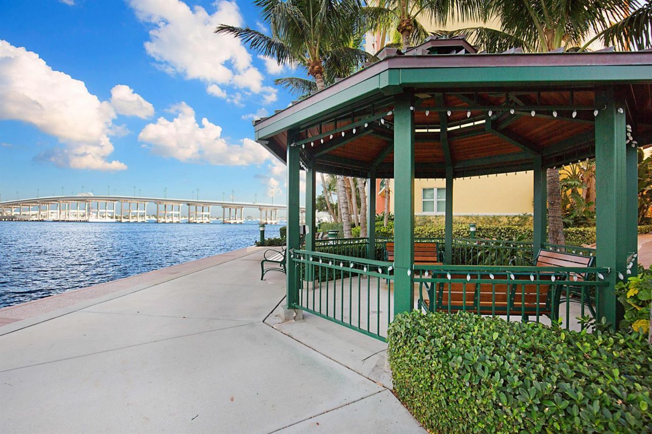 2640 Lake Shore Drive , Unit 1416, Riviera Beach, FL 33404 Photo
