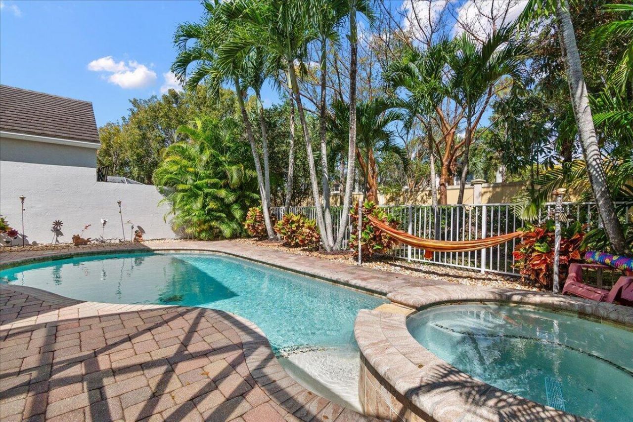 114 Lancaster Way , Royal Palm Beach, FL 33414 Photo