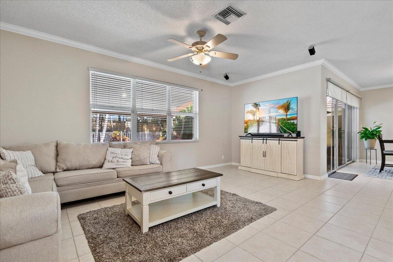 114 Lancaster Way , Royal Palm Beach, FL 33414 Photo
