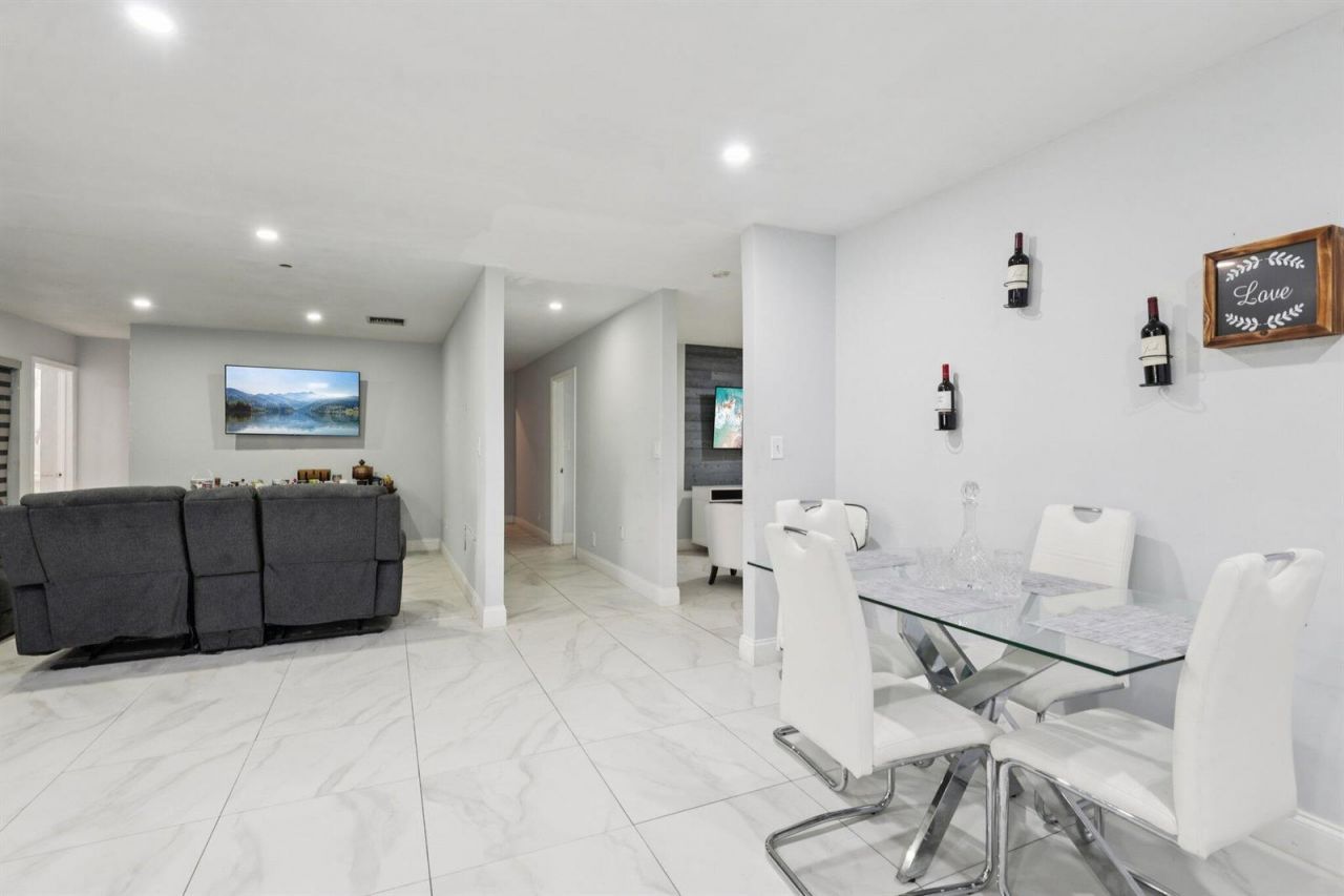 2940 SW 156th Avenue , Davie, FL 33331 Photo