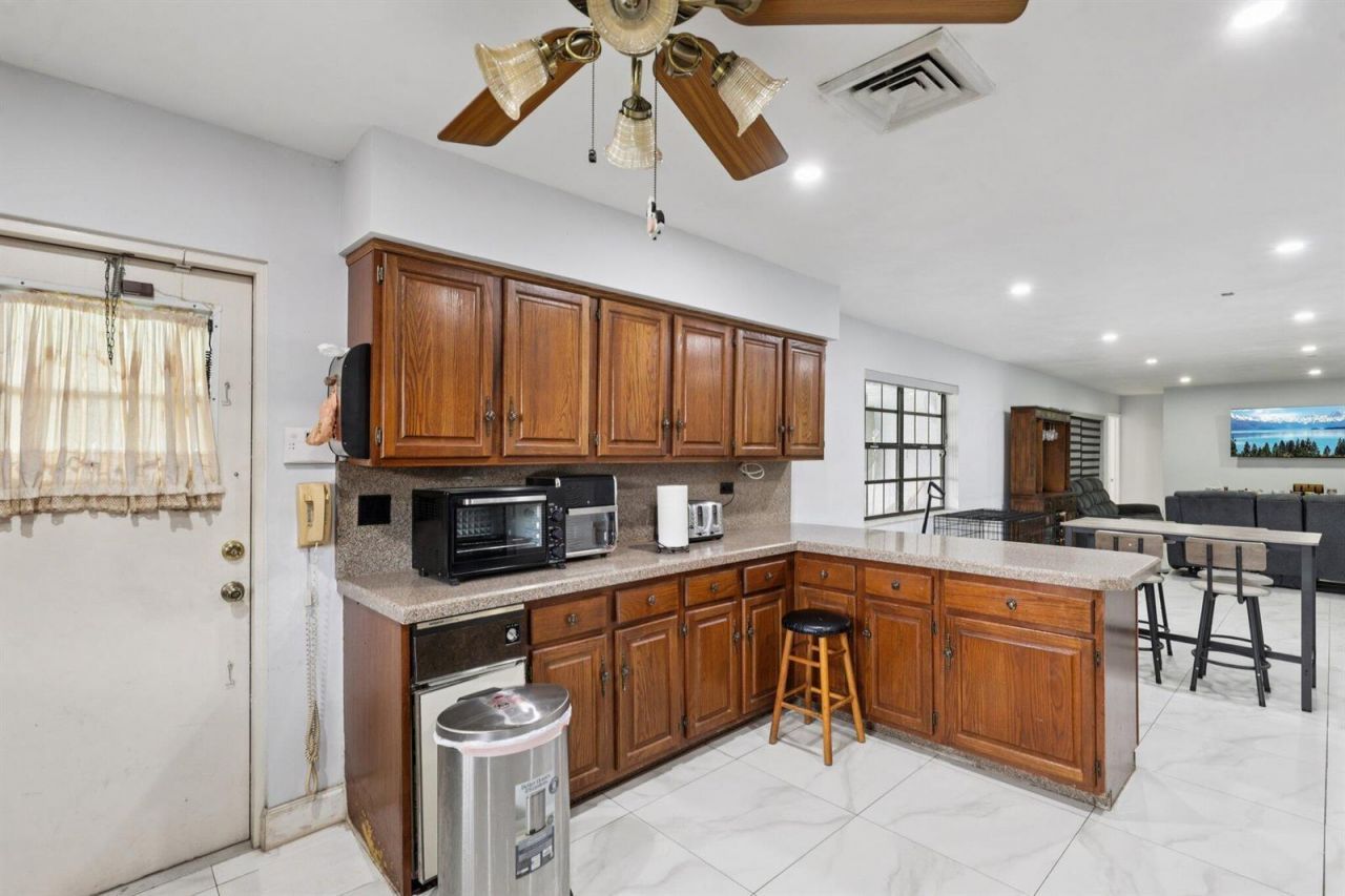 2940 SW 156th Avenue , Davie, FL 33331 Photo