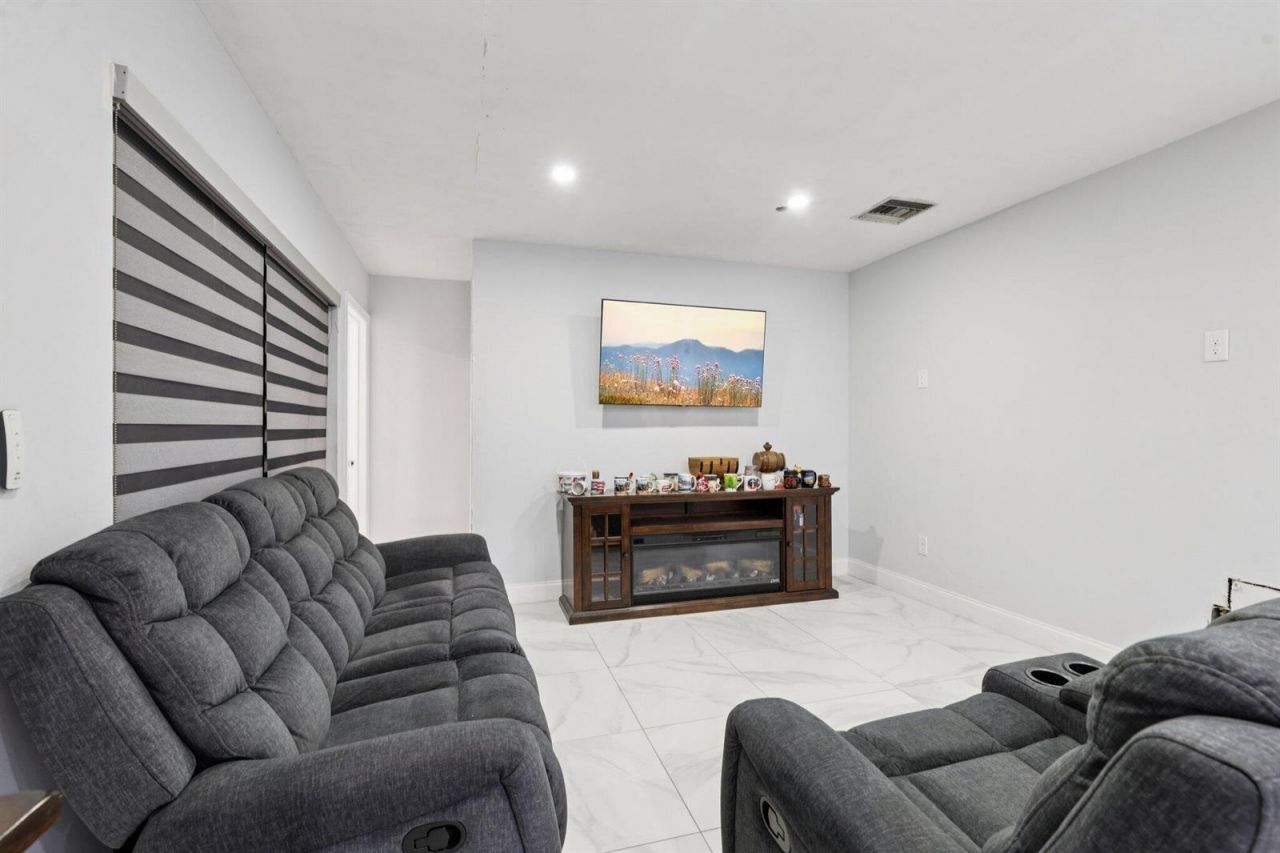 2940 SW 156th Avenue , Davie, FL 33331 Photo