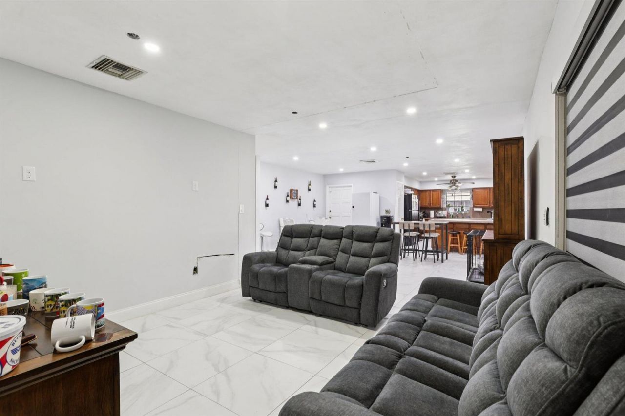 2940 SW 156th Avenue , Davie, FL 33331 Photo