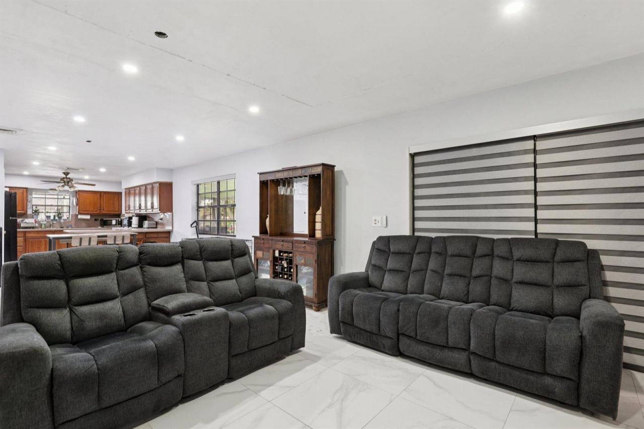 2940 SW 156th Avenue , Davie, FL 33331 Photo