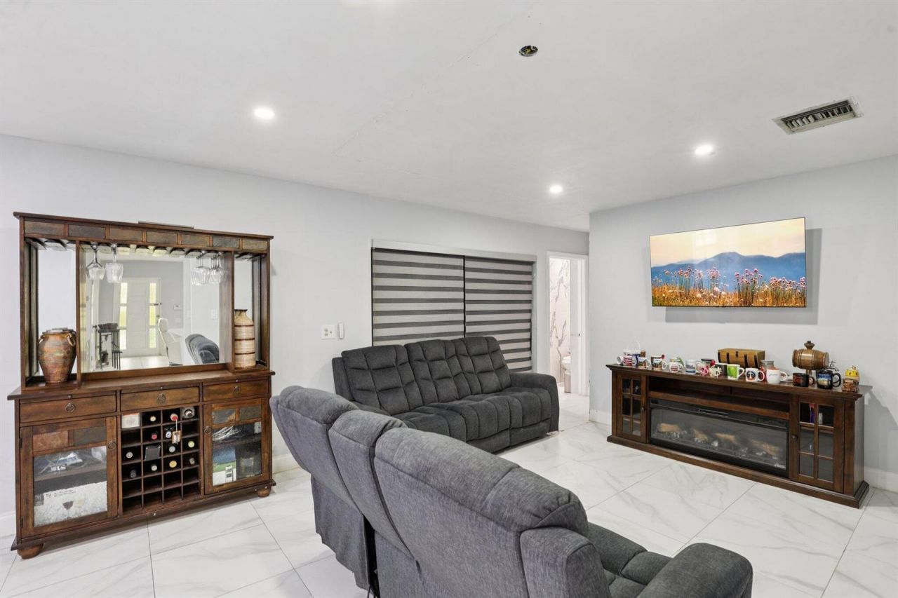2940 SW 156th Avenue , Davie, FL 33331 Photo