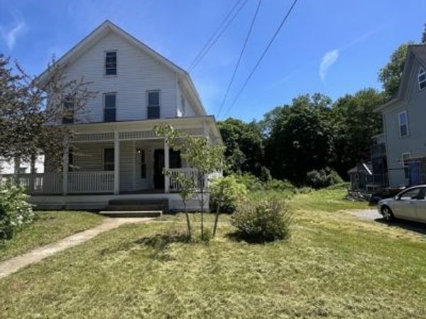 174 Hamilton St, Southbridge, MA 01550