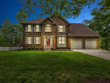 182 Chardonnay Court, Winchester, KY 40392