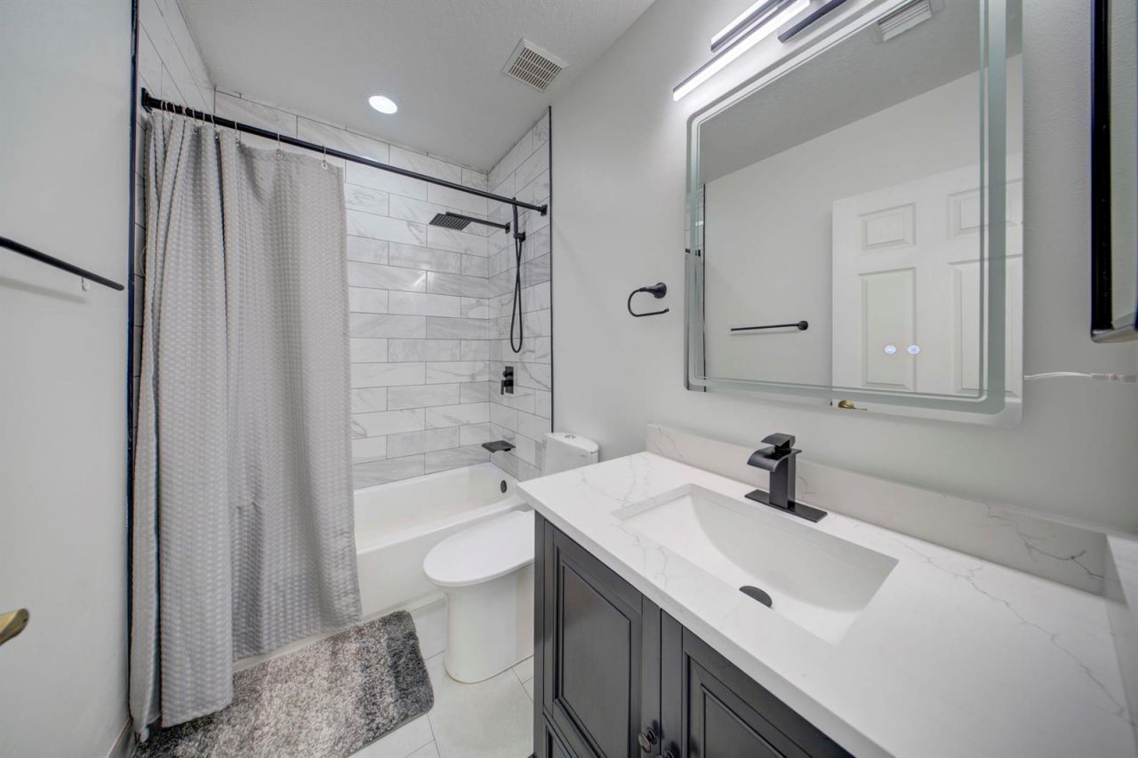 2364 Center Stone Lane , Riviera Beach, FL 33404 Photo