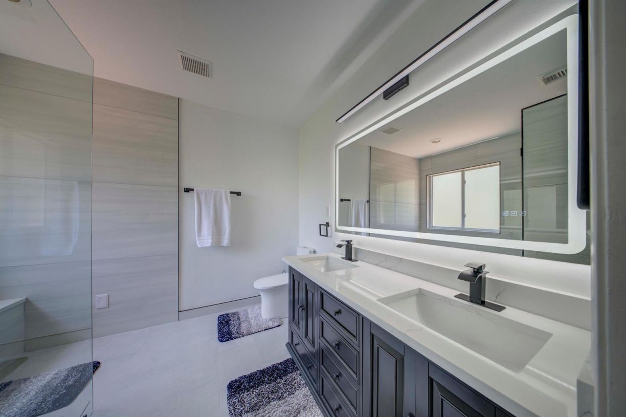 2364 Center Stone Lane , Riviera Beach, FL 33404 Photo