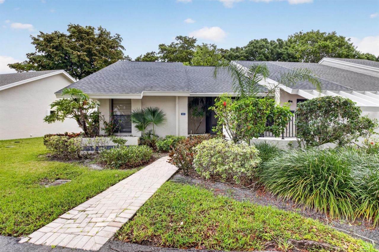 10911 Lake Front Place , Boca Raton, FL 33498 Photo