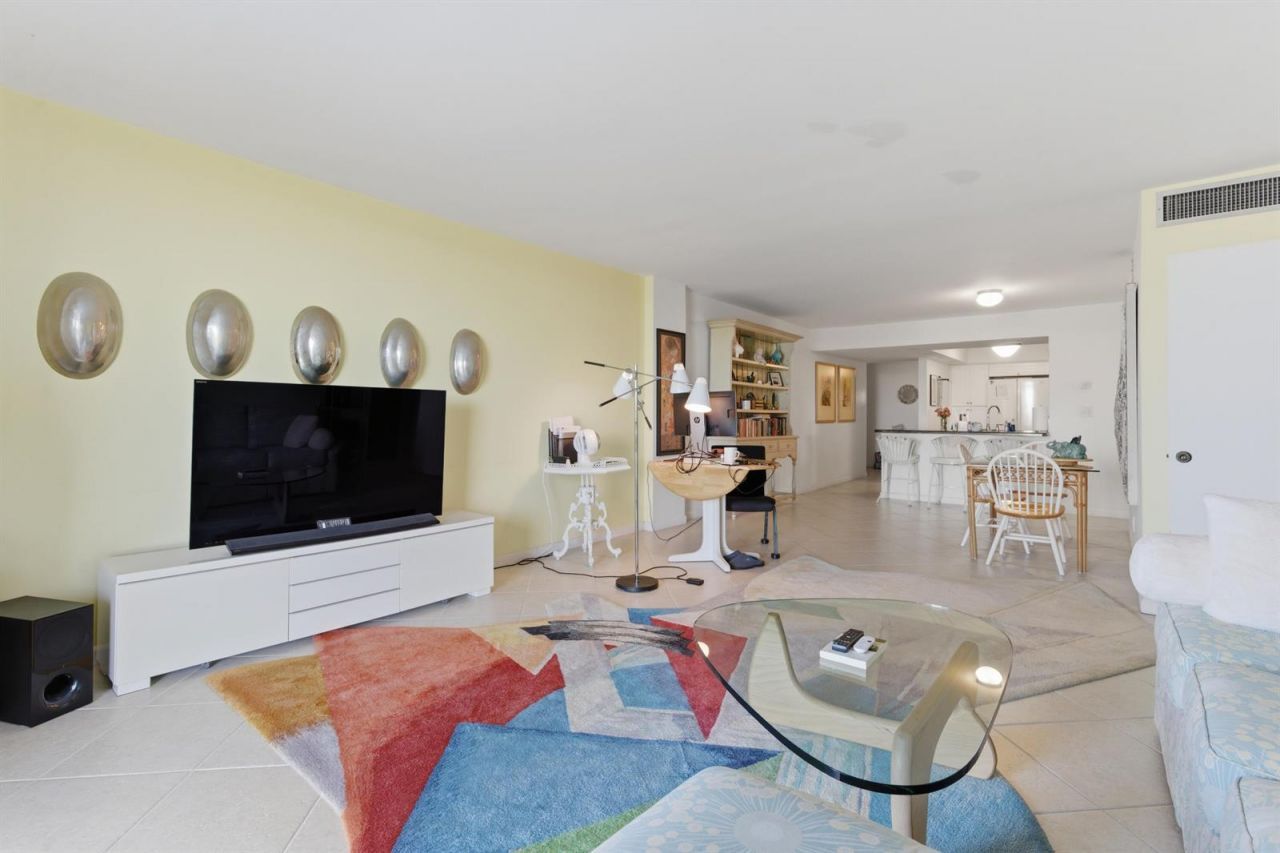 3581 S Ocean Boulevard , Unit Apt 4e, South Palm Beach, FL 33480 Photo