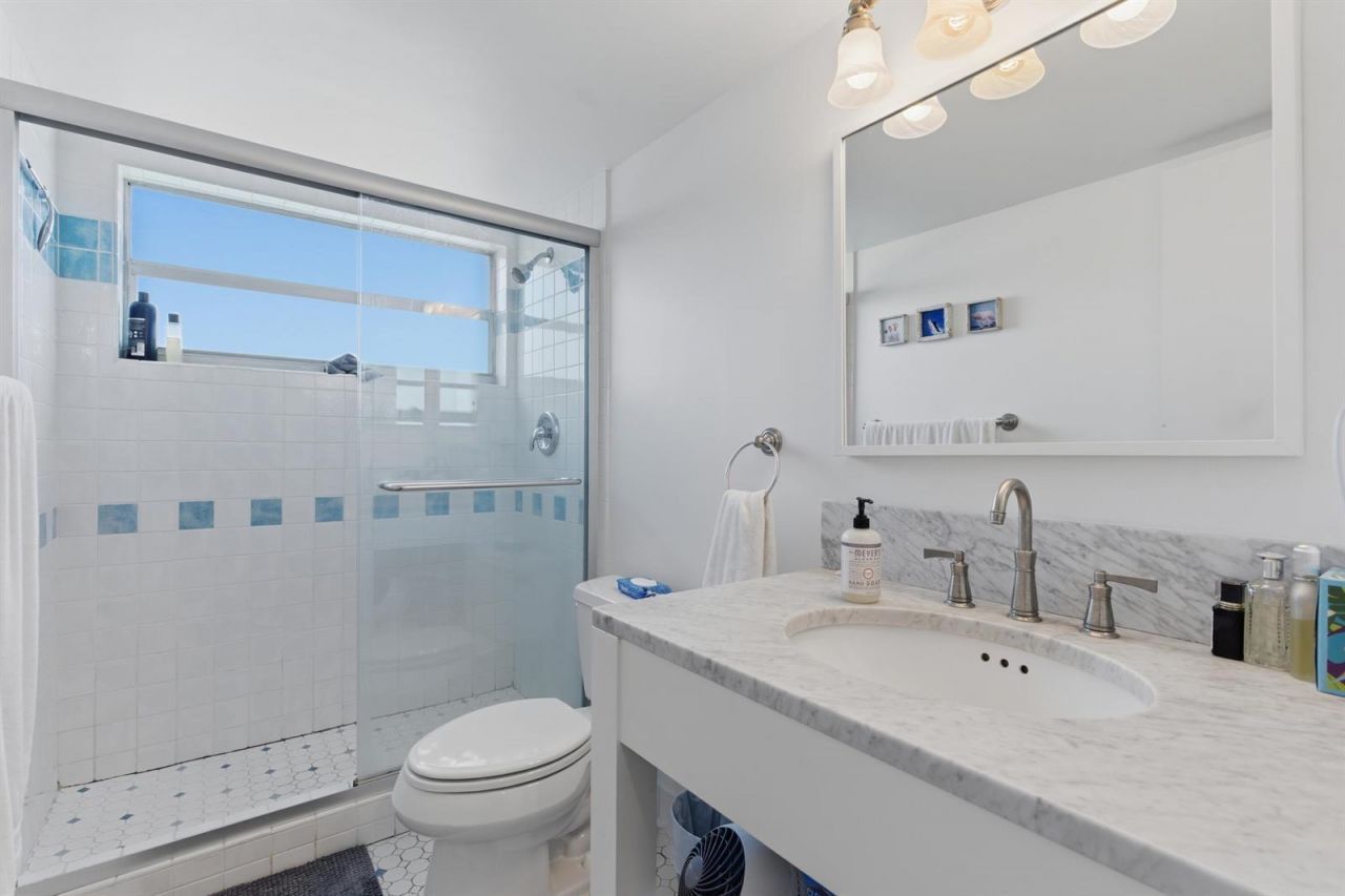3581 S Ocean Boulevard , Unit Apt 4e, South Palm Beach, FL 33480 Photo