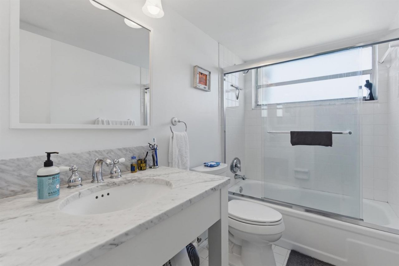 3581 S Ocean Boulevard , Unit Apt 4e, South Palm Beach, FL 33480 Photo
