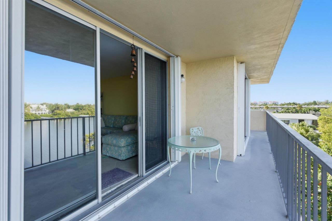 3581 S Ocean Boulevard , Unit Apt 4e, South Palm Beach, FL 33480 Photo