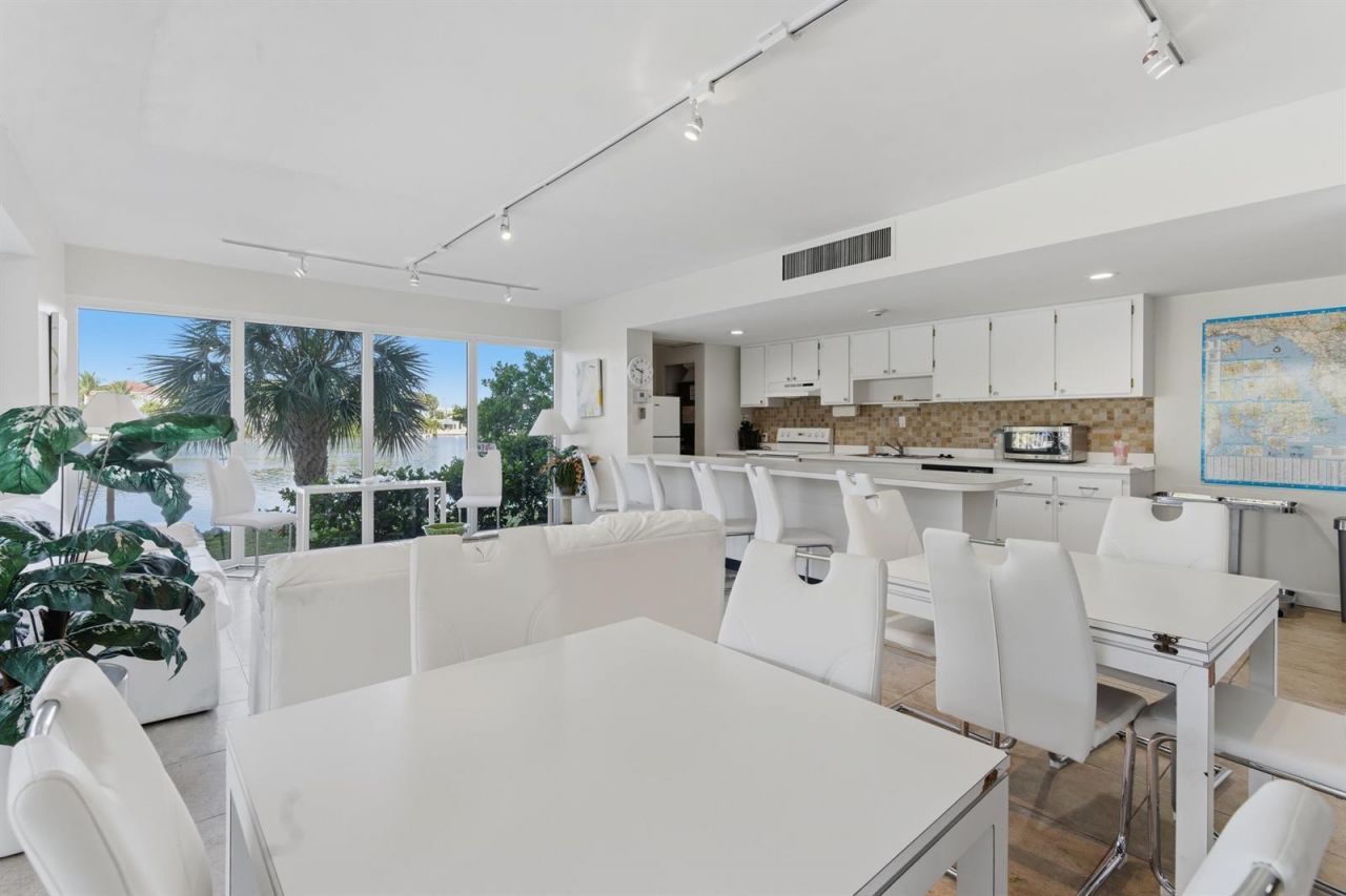 3581 S Ocean Boulevard , Unit Apt 4e, South Palm Beach, FL 33480 Photo