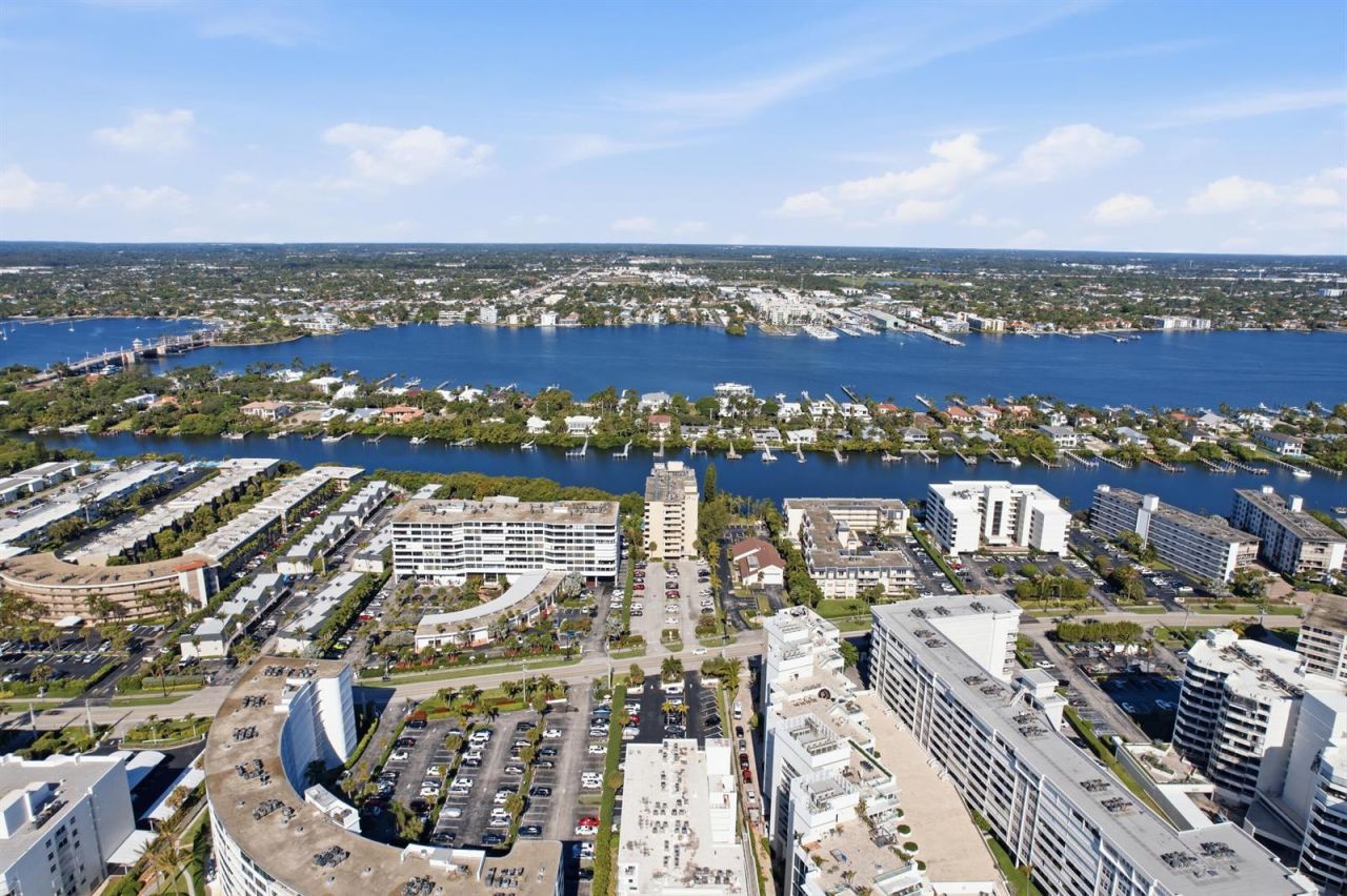 3581 S Ocean Boulevard , Unit Apt 4e, South Palm Beach, FL 33480 Photo