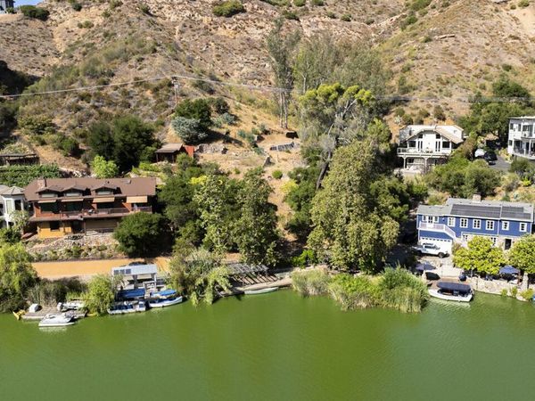 2100 E Lakeshore Drive, Agoura Hills, CA 91301