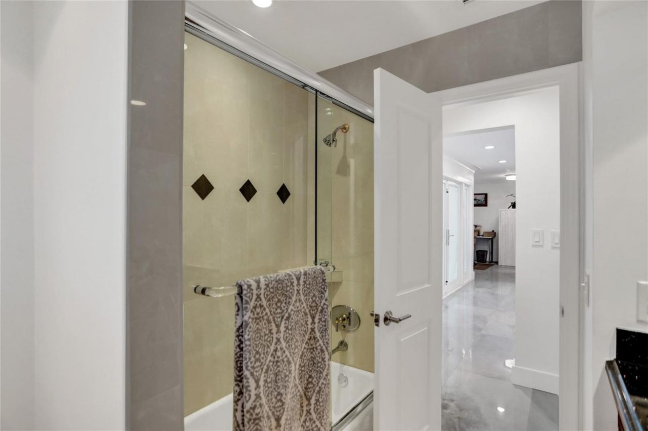 2051 NE 59th Court , Fort Lauderdale, FL 33308 Photo