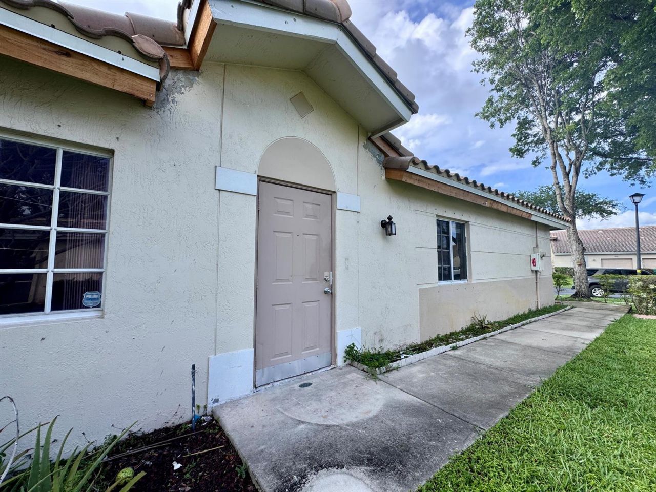 4989 SW 32nd Terrace , Dania Beach, FL 33312 Photo