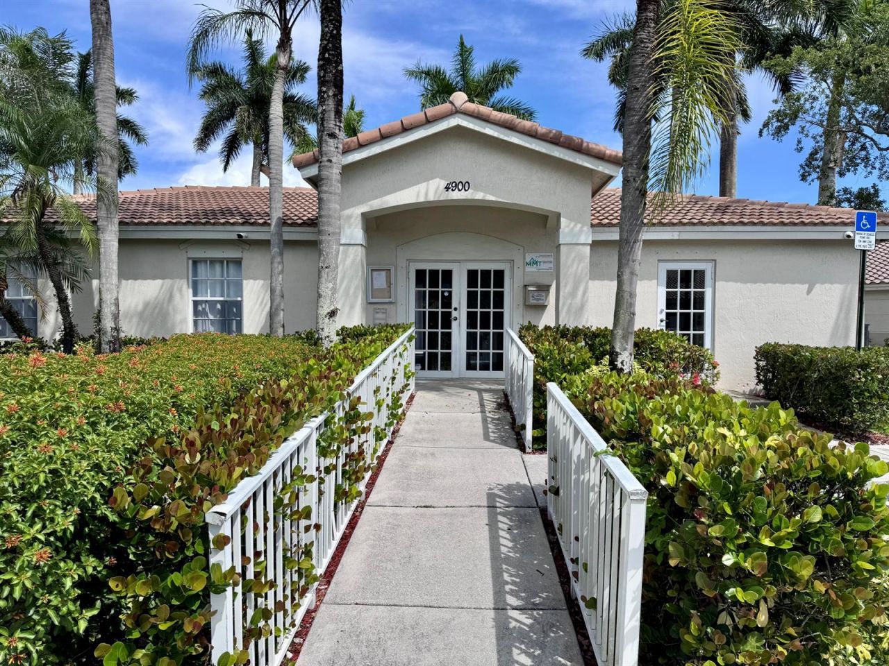 4989 SW 32nd Terrace , Dania Beach, FL 33312 Photo