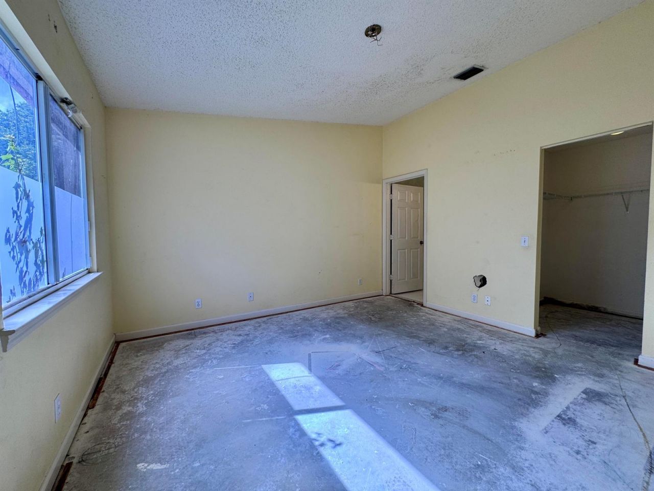 4989 SW 32nd Terrace , Dania Beach, FL 33312 Photo