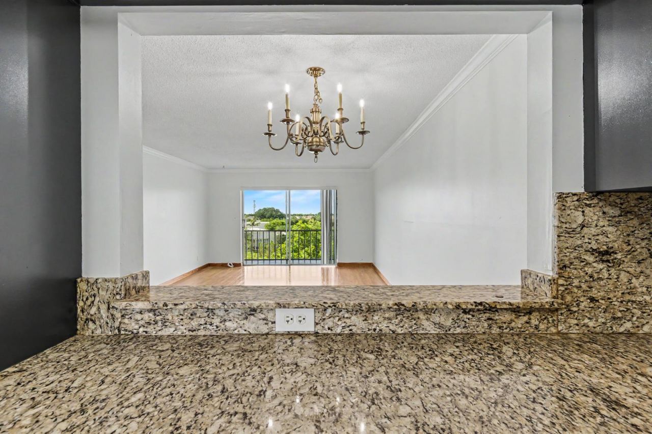 950 Hillcrest Drive , Unit 514, Hollywood, FL 33021 Photo