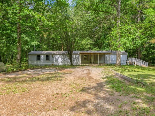 2417 Maytown Rd , Bruceton, TN 38317